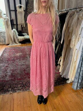 1970s Lace Midi dress, Pink Scalloped Hem